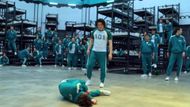 Deok-su instigating a deadly riot scene - A Squid Game betrayal | Image via Netflix